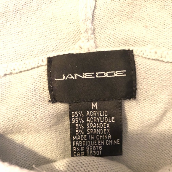 Jane Doe Sweater with pom poms - Picture 2 of 6